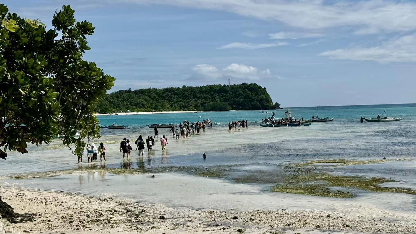 Guests enjoying breakfast at Sabas Beach